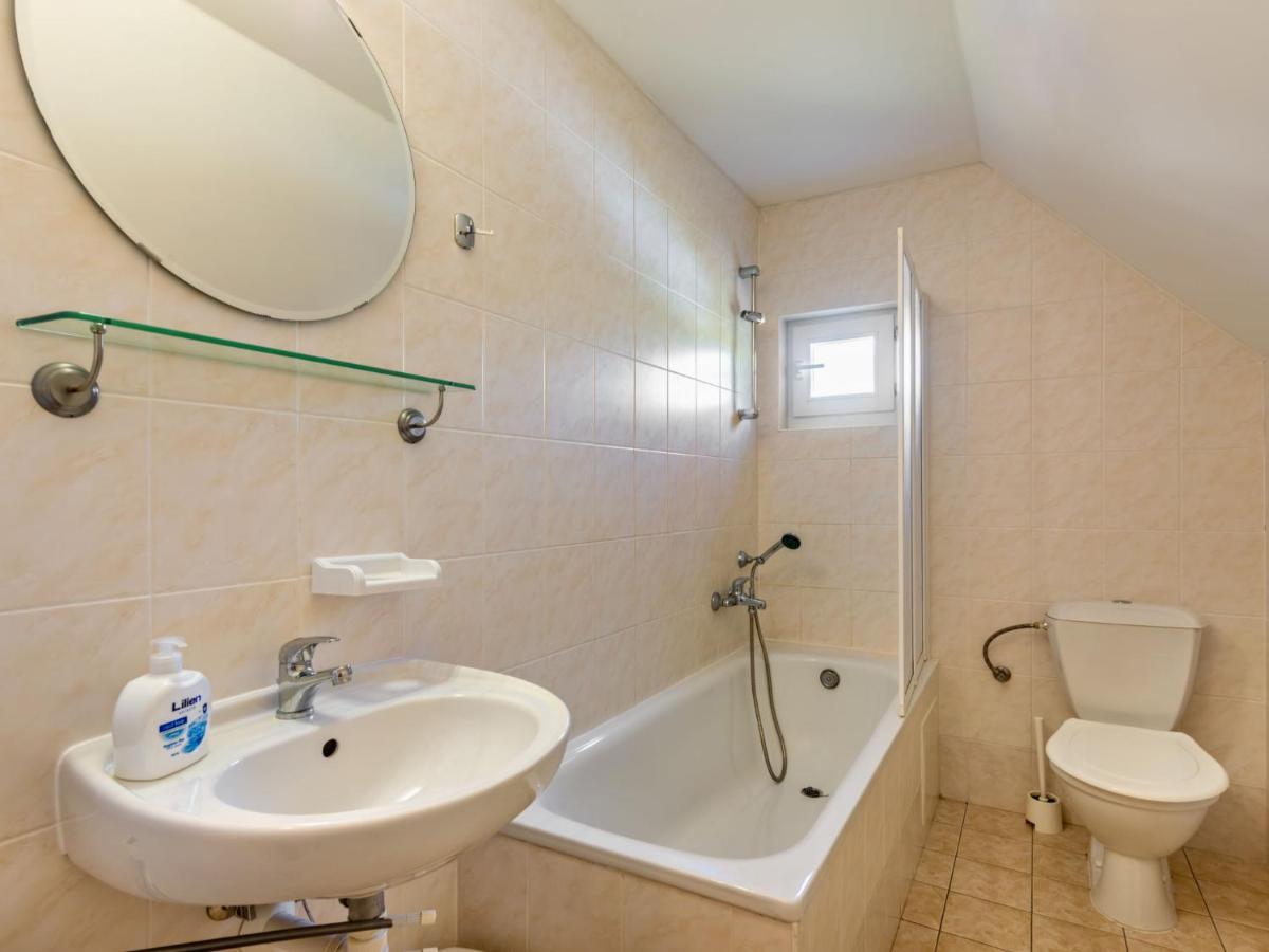Holiday Home Holiday Hill 58 By Interhome Cista  Экстерьер фото