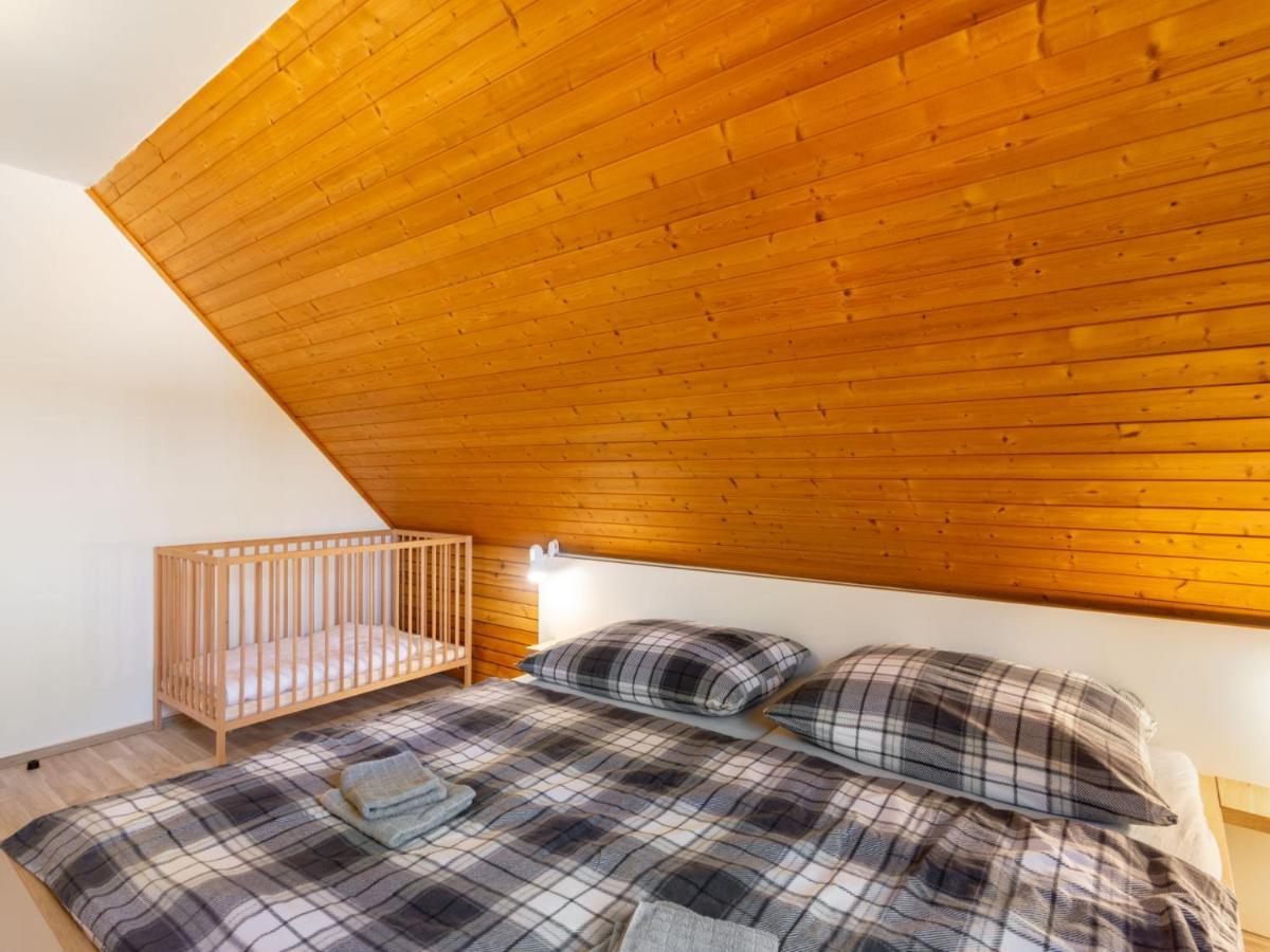 Holiday Home Holiday Hill 58 By Interhome Cista  Экстерьер фото